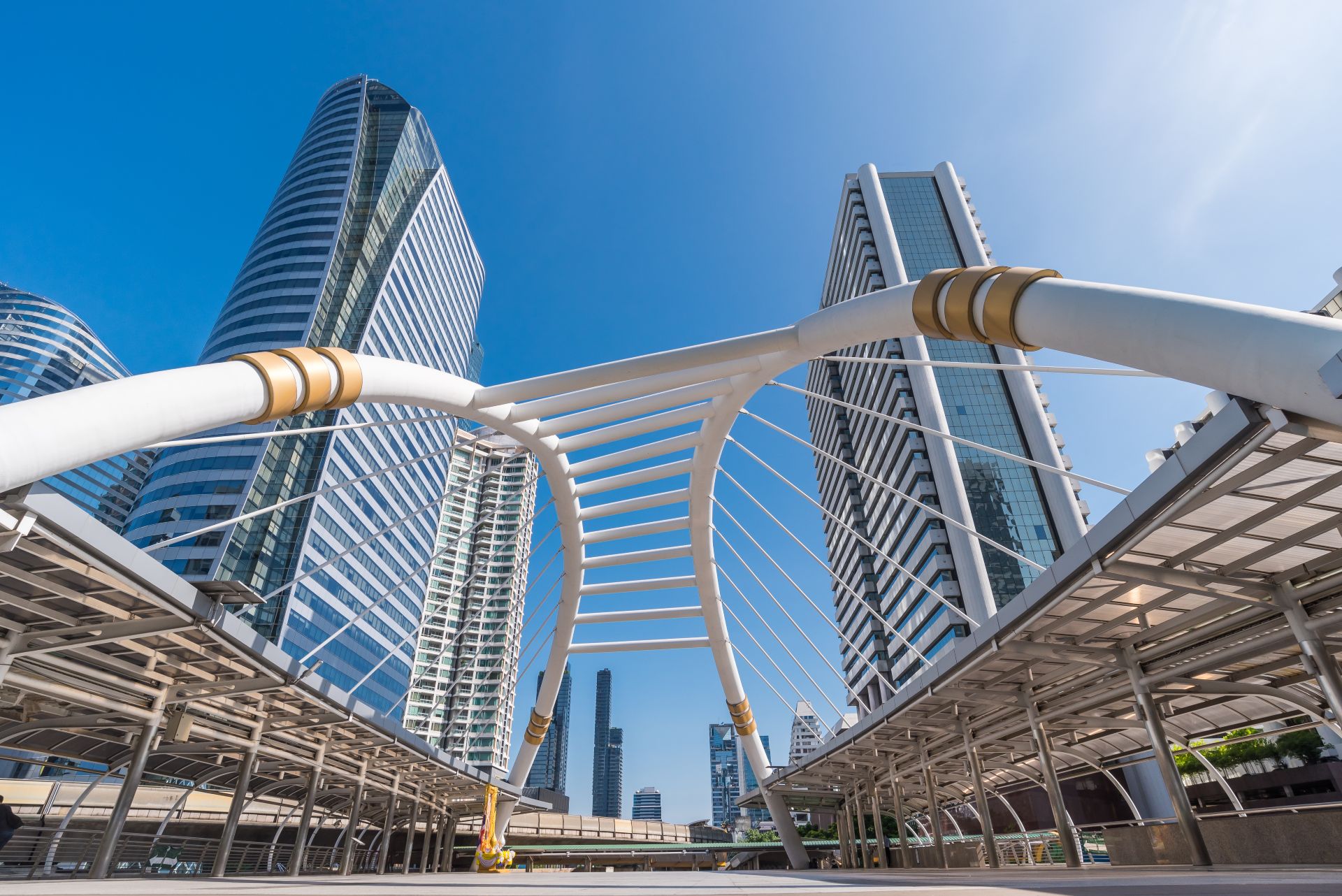 Chong Nonsi Skywalk is one of the top Bangkok photography locations for content creators.