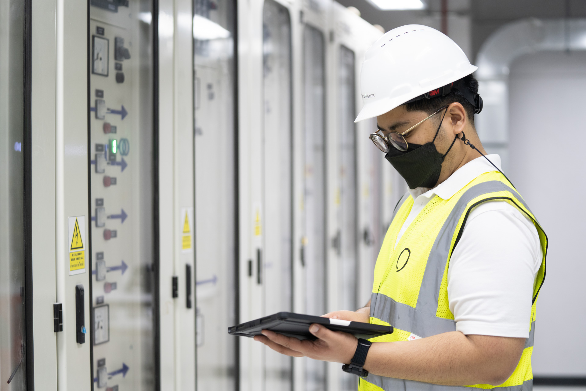 What is a smart grid? Understanding an intelligent power network in a digital age.